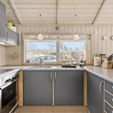2 Bedroom Cozy In
