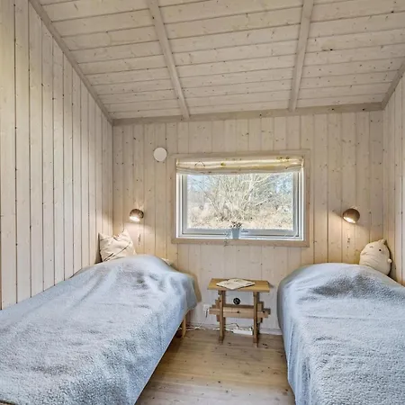 Dom wakacyjny 2 Bedroom Cozy In *