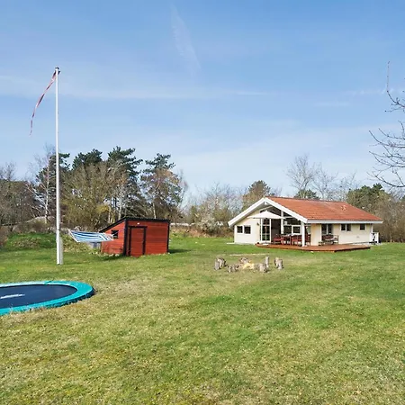 2 Bedroom Cozy In Dom wakacyjny Martofte