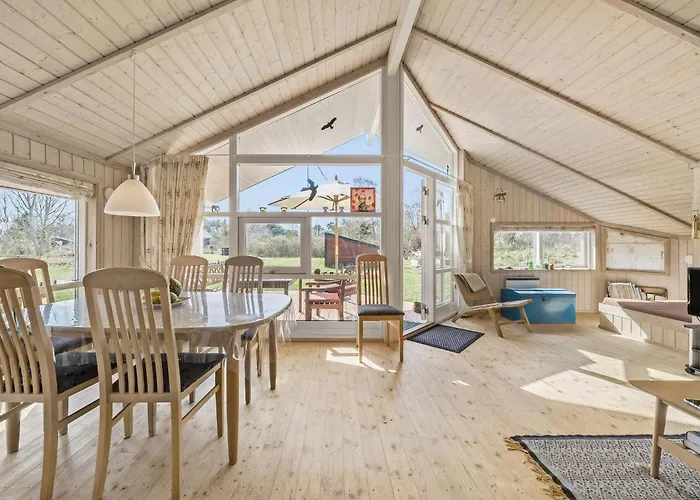 2 Bedroom Cozy In