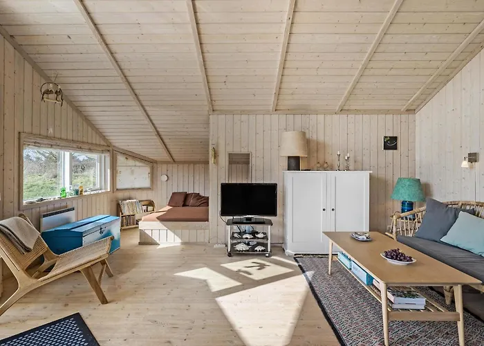 2 Bedroom Cozy In Martofte