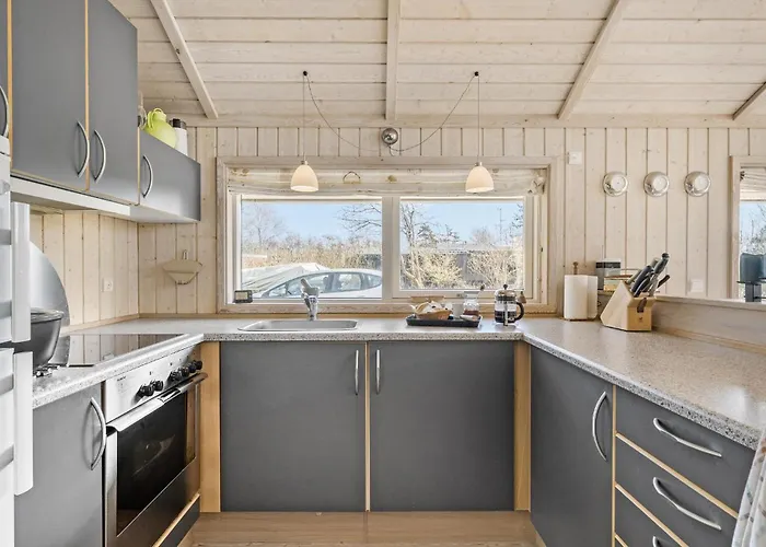 2 Bedroom Cozy In